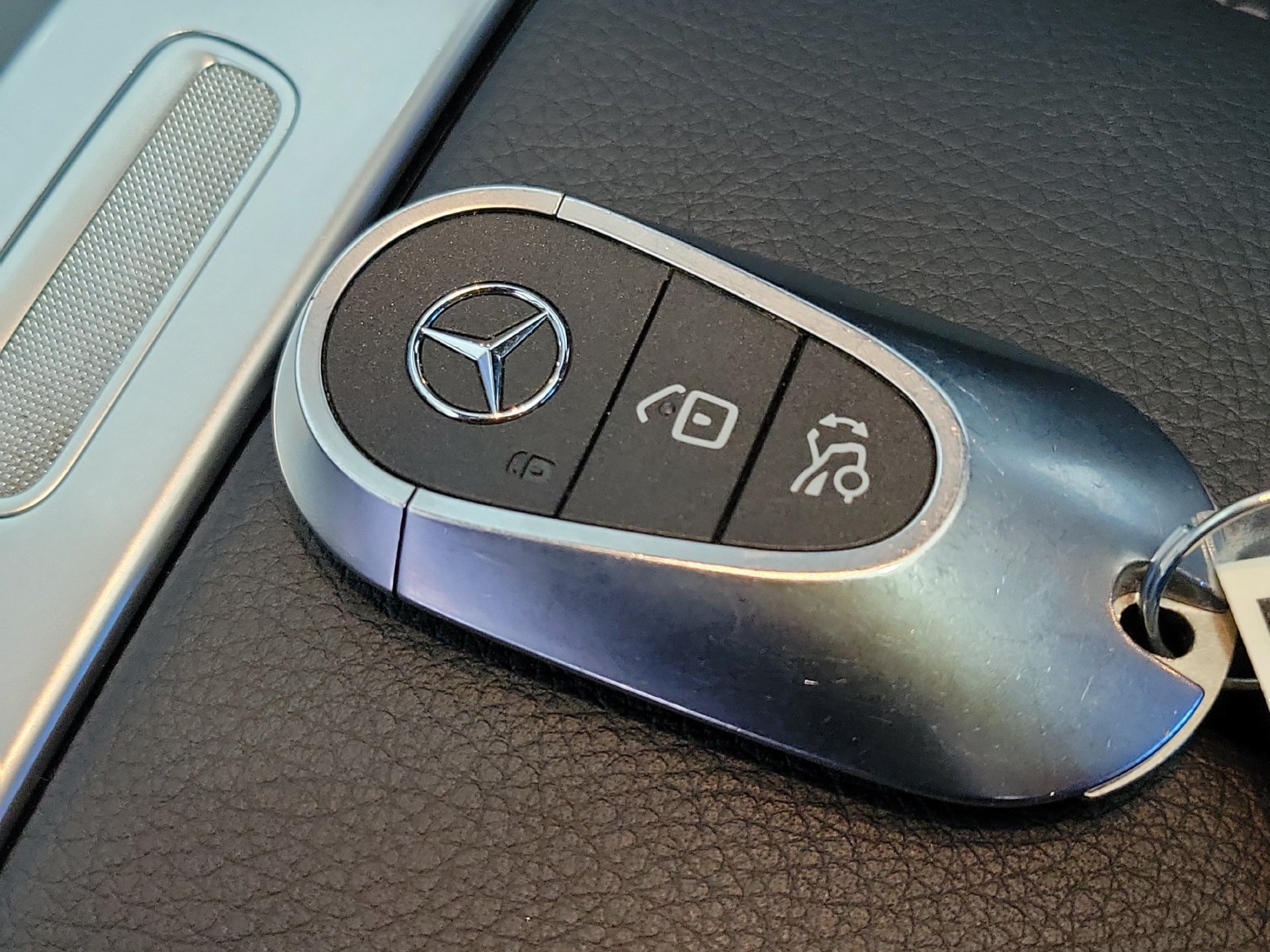 Used 2023 Mercedes-Benz C 300 Sedan image 34