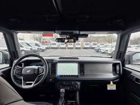 New 2025 Ford Bronco Badlands image 19