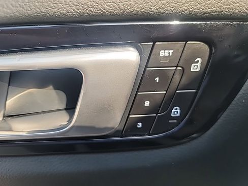 Used 2022 Porsche Cayenne AWD/4WD image 12