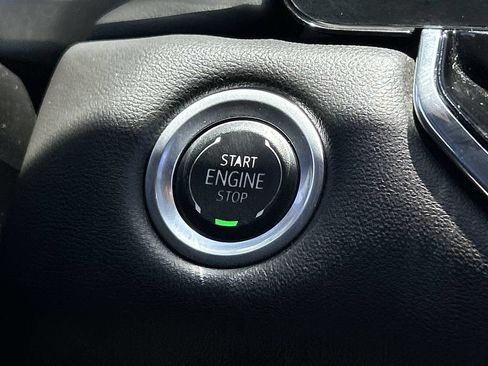 Used 2024 GMC Canyon Elevation RWD image 17