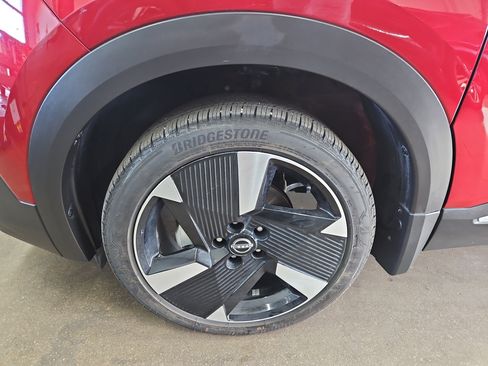 Used 2025 Nissan Kicks SR w/ SR Premium Package image 21