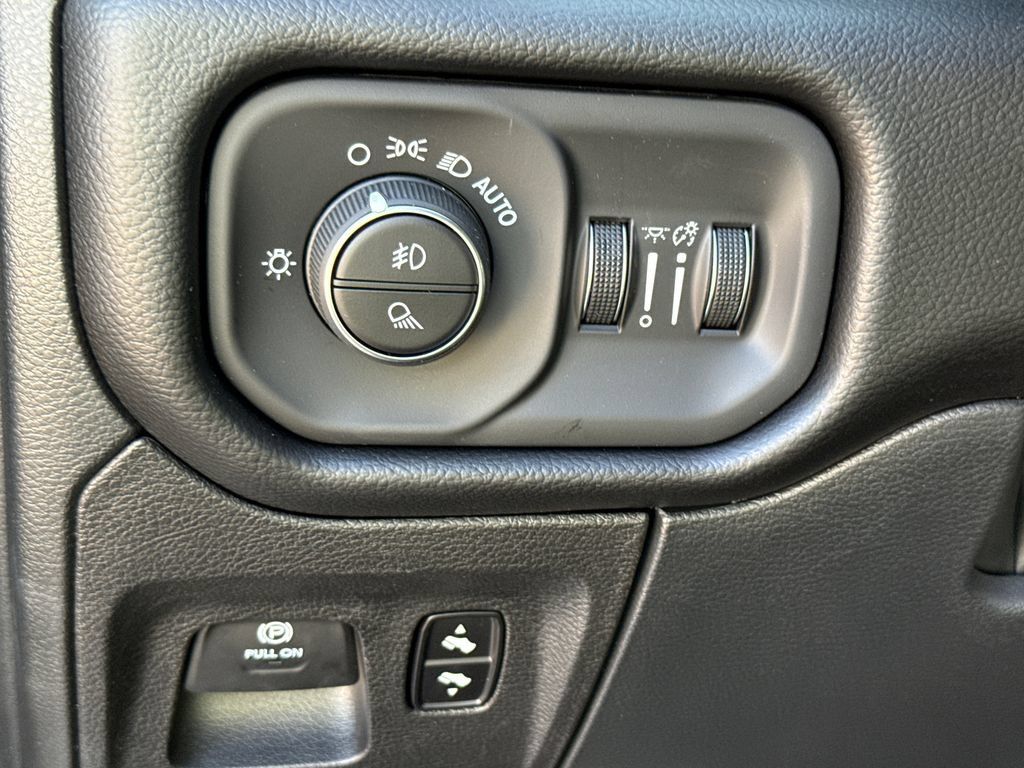 New 2027 RAM 1500 4x4 Crew Cab image 23