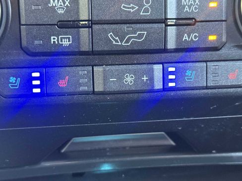 Used 2019 Ford F150 Raptor w/ Equipment Group 802A Luxury AWD/4WD image 27
