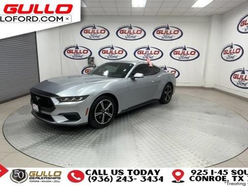 Used 2025 Ford Mustang Coupe RWD image 4