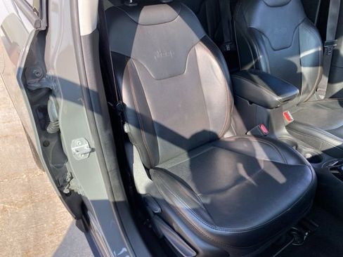 Used 2019 Jeep Compass Limited image 32