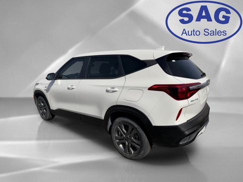 Used 2023 Kia Seltos LX AWD/4WD image 4