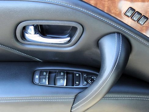 Used 2019 INFINITI QX80 Luxe image 10