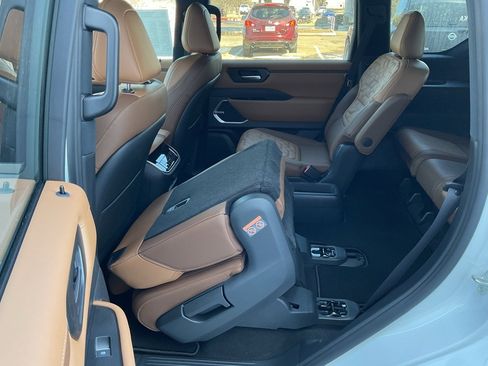 New 2026 Nissan Armada Platinum Reserve image 16