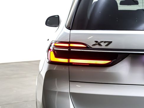 Used 2023 BMW X7 xDrive40i image 16