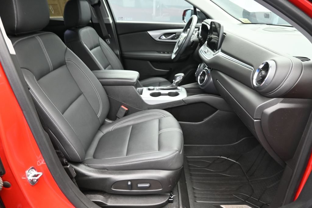 Used 2024 Chevrolet Blazer LT w/ Midnight/Sport Edition FWD image 27
