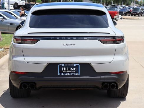Used 2022 Porsche Cayenne Platinum Edition image 8