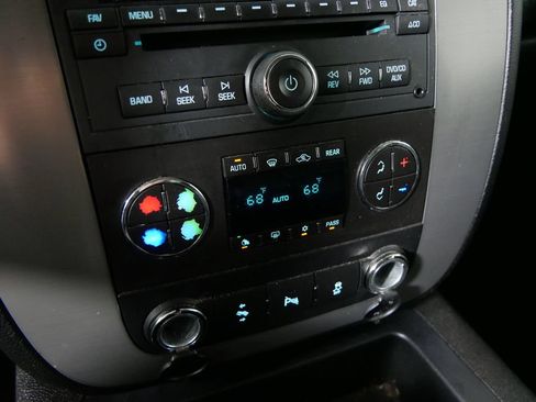 Used 2013 GMC Yukon SLT w/ SLT-2 Equipment Package AWD/4WD image 27