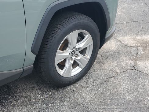 Certified 2021 Toyota RAV4 XLE FWD image 7