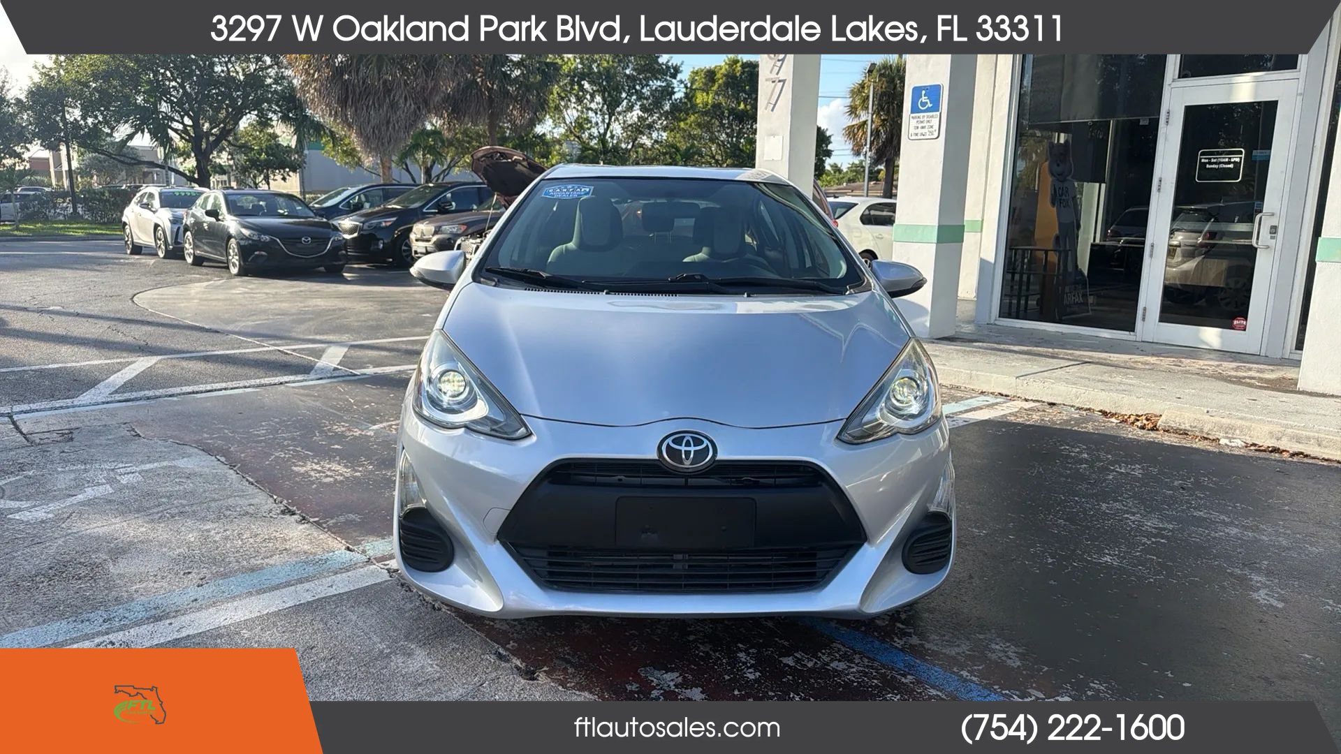 Used 2016 Toyota Prius C One FWD image 3