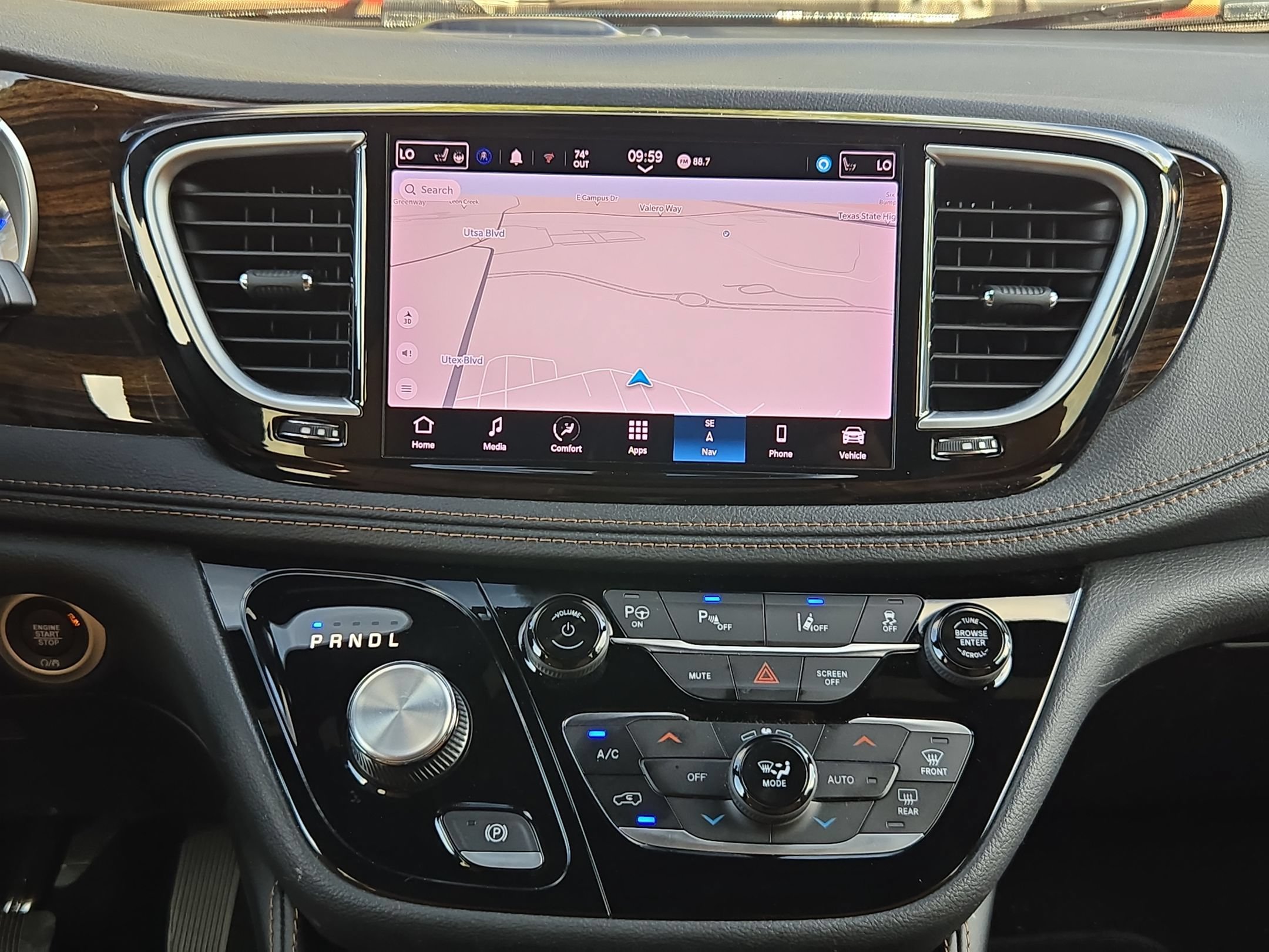 Used 2022 Chrysler Pacifica Pinnacle FWD image 17