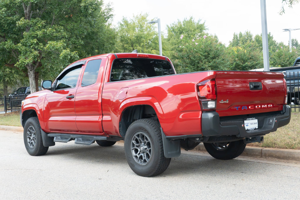 Used 2023 Toyota Tacoma SR AWD/4WD image 9