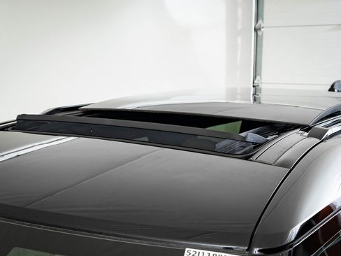 New 2026 Land Rover Defender 130 V8 image 9