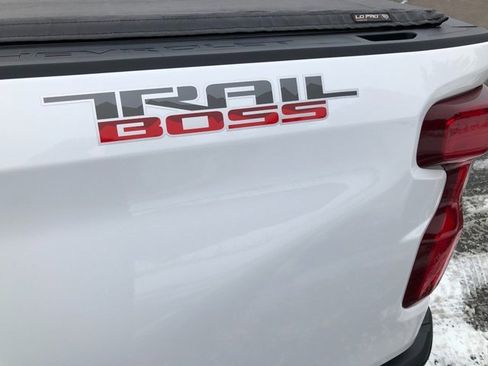 Used 2019 Chevrolet Silverado 1500 Custom Trail Boss w/ Custom Convenience Package image 2