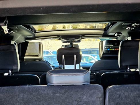 Used 2023 Ford Expedition Platinum image 11