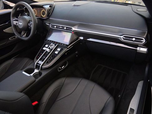 New 2026 Aston Martin V8 Vantage Convertible image 22