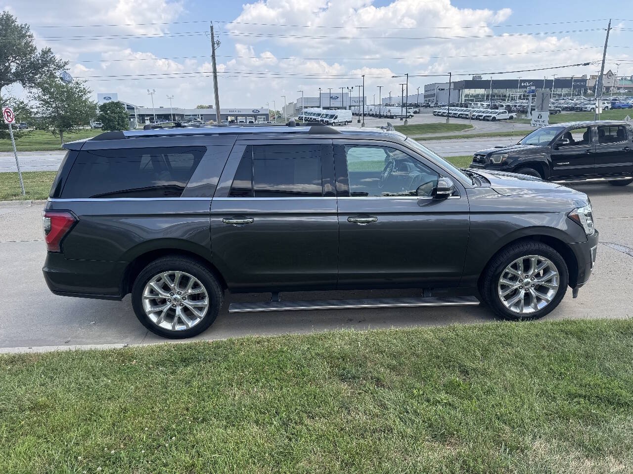Used 2018 Ford Expedition Max Limited w/ Equipment Group 302A AWD/4WD image 6