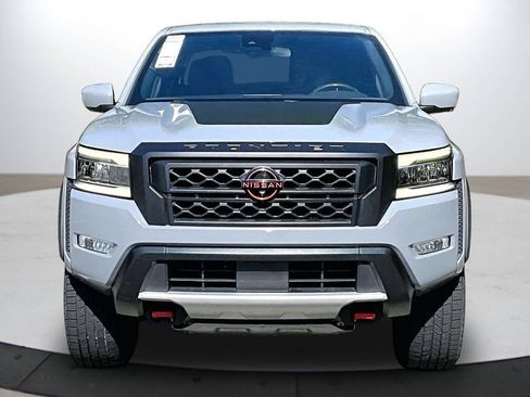 Used 2022 Nissan Frontier PRO-4X AWD/4WD image 3