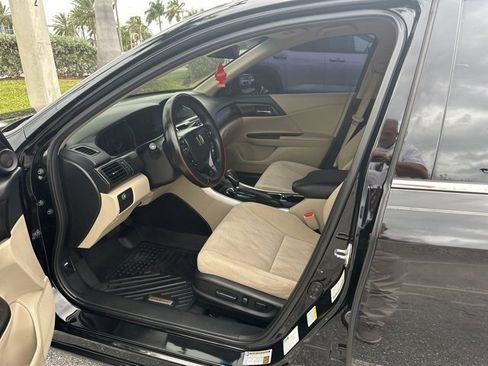 Used 2015 Honda Accord Hybrid Sedan image 6