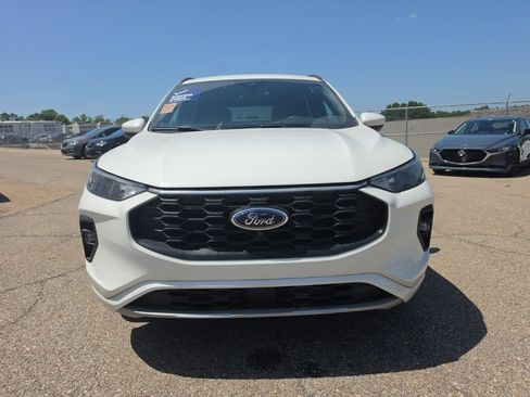Used 2023 Ford Escape ST-Line Select w/ Tech Pack #2 AWD/4WD image 2