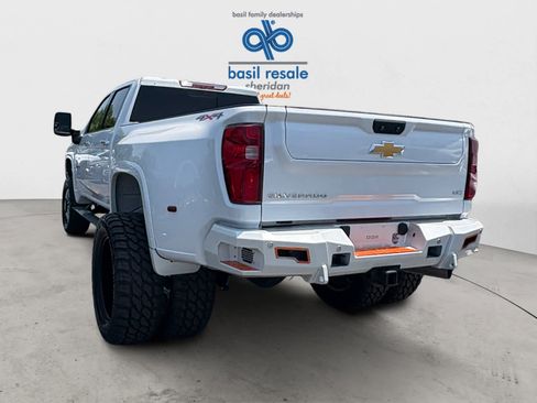 Used 2022 Chevrolet Silverado 3500 LTZ w/ LTZ Plus Package AWD/4WD image 5