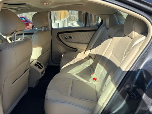 Used 2018 Ford Taurus Limited image 12