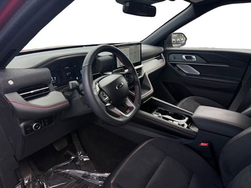 Used 2025 Ford Explorer ST image 18