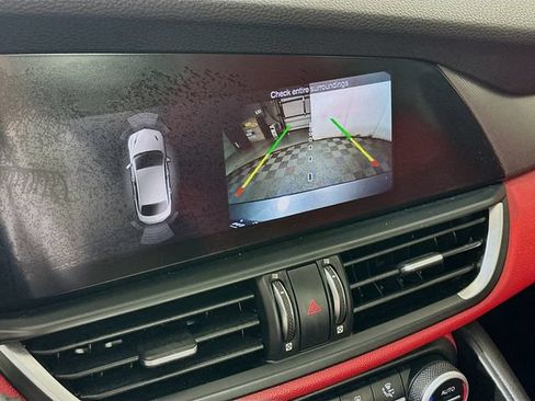 Used 2019 Alfa Romeo Giulia Ti Sport w/ Quick Order Package 22S Sport AWD/4WD image 18