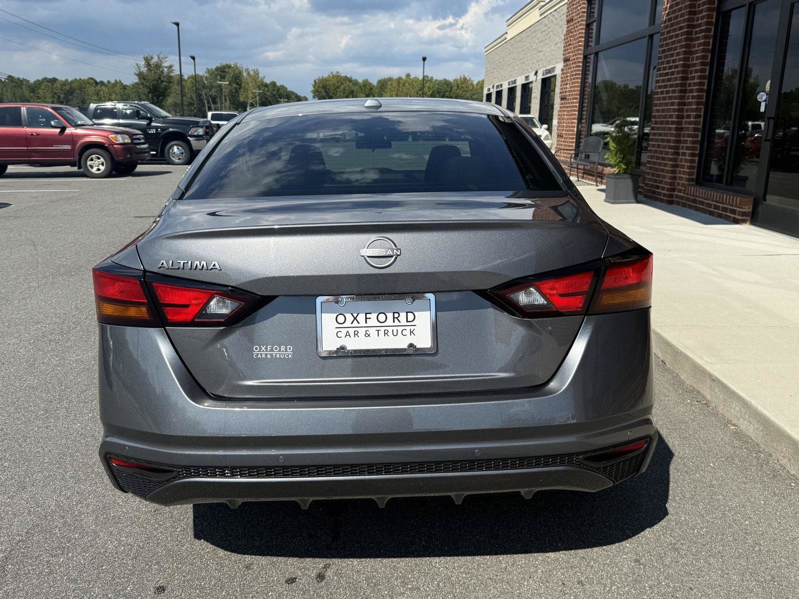 Used 2025 Nissan Altima 2.5 S FWD image 29