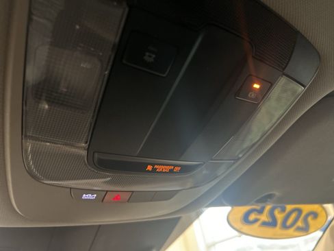 Used 2025 Kia Sorento LX image 30