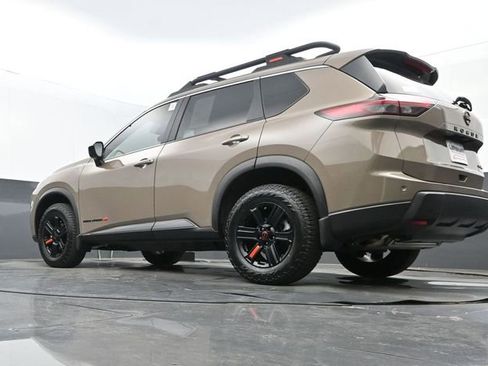 Used 2025 Nissan Rogue SV image 25