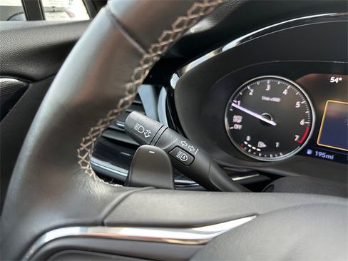 Used 2023 Buick Envision Essence image 24