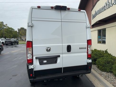 New 2026 RAM ProMaster 2500 w/ Quick Order Package 22G SLT image 13