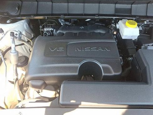 Used 2024 Nissan Pathfinder Platinum image 29