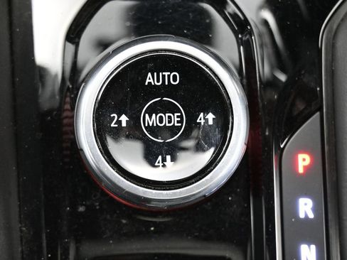 Used 2024 GMC Canyon AT4X image 26