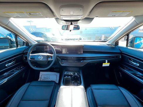 Used 2025 Nissan Murano SV image 9