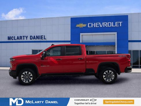 Used 2024 Chevrolet Silverado 2500 Custom w/ Custom Convenience Package AWD/4WD image 3