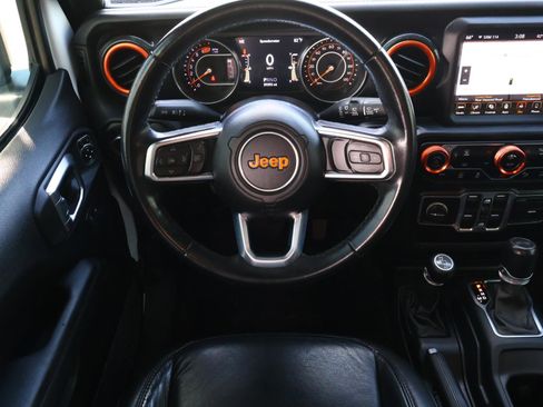 Used 2020 Jeep Wrangler Unlimited Sahara image 9