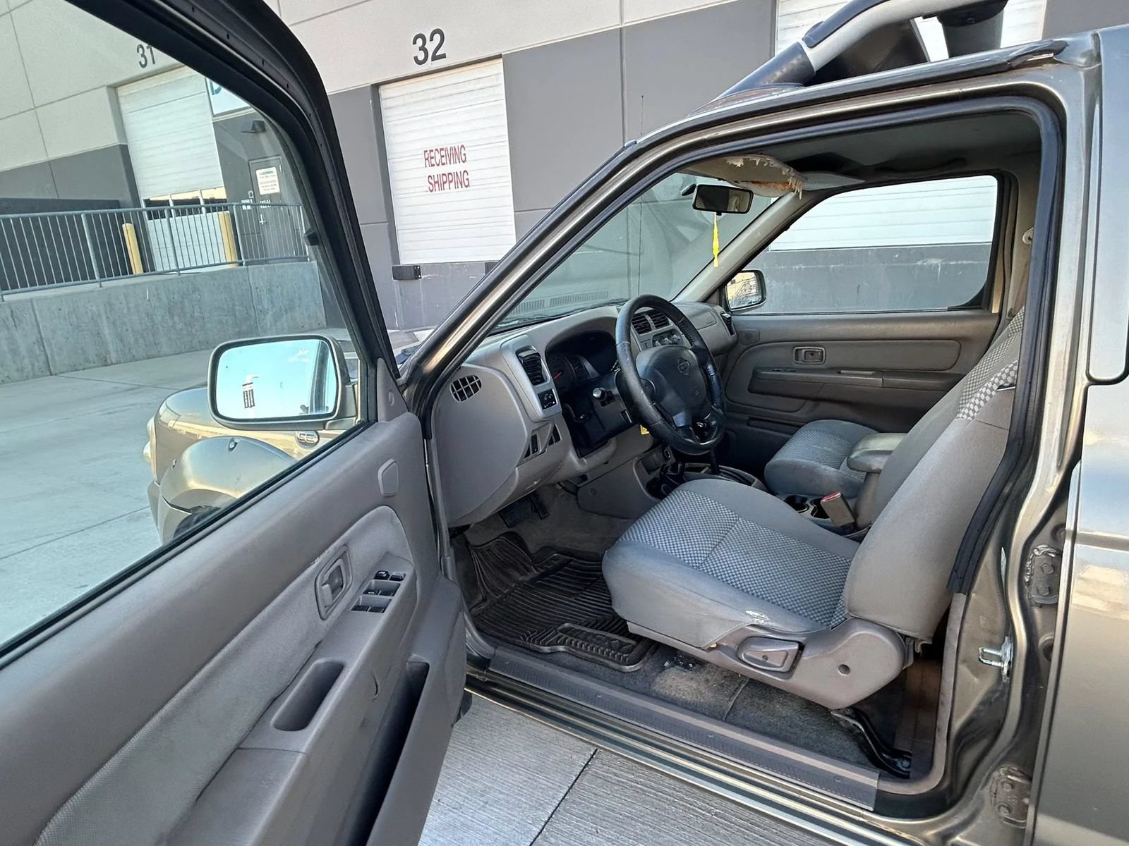 Used 2001 Nissan Frontier SE AWD/4WD image 9