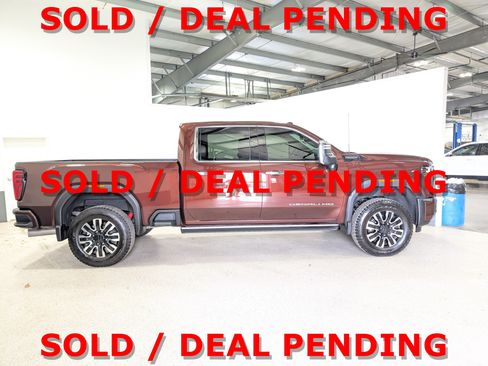 Used 2024 GMC Sierra 2500 Denali Ultimate AWD/4WD image 2