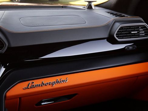 Used 2024 Lamborghini Urus S image 25