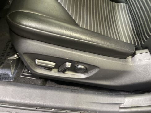 Used 2022 Toyota Camry SE image 12