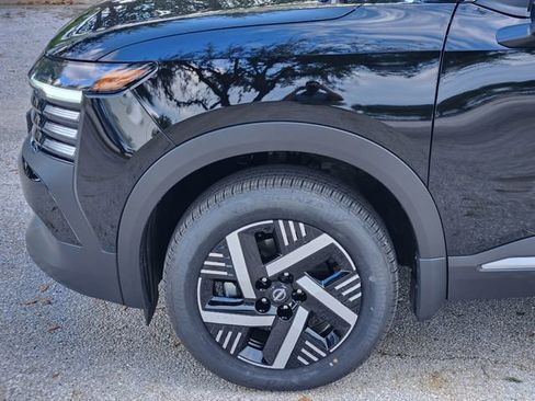 New 2026 Nissan Kicks SV image 7