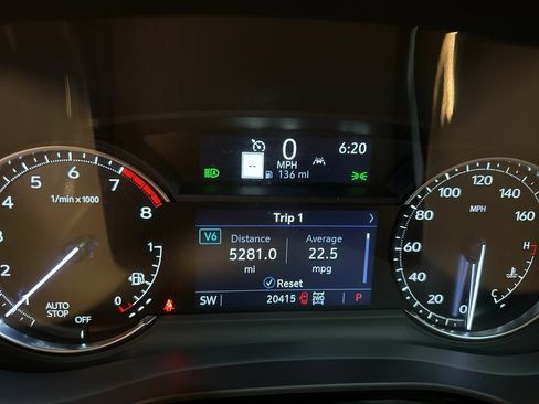 Used 2025 Cadillac XT5 Premium Luxury image 18