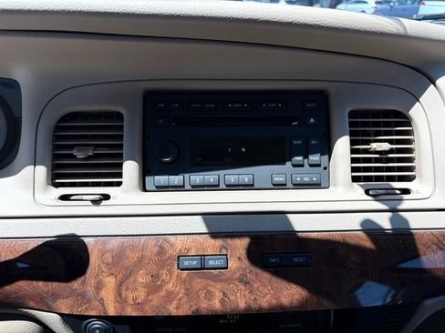 Used 2009 Mercury Grand Marquis LS RWD image 12