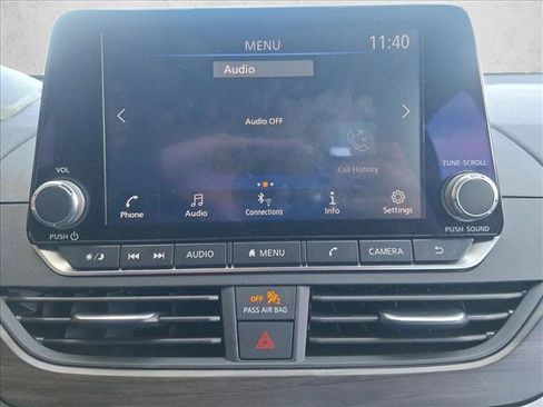 Used 2025 Nissan Altima 2.5 SV image 12